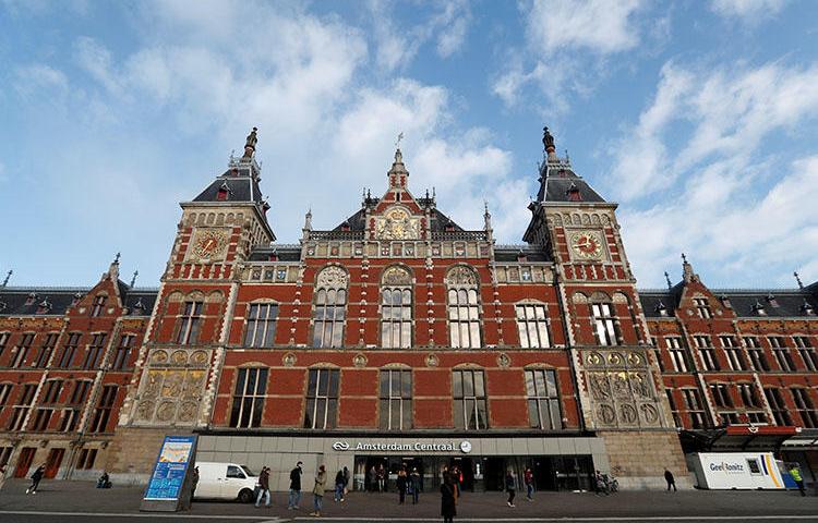 The central train station in Amsterdam, the Netherlands on December 1, 2017. One of the Netherlands' biggest national newspapers was attacked today when a vehicle rammed into the publication's building, according to reports. (Reuters/Yves Herman)